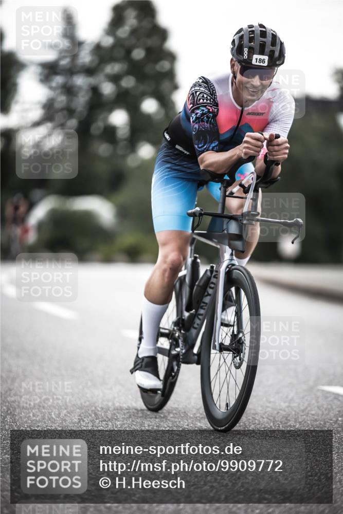 21.06.2026 - 29. Vierlanden-Triathlon H.Heesch http://msf.ph/oto/9909772 21.06.2026 09:29:43 Radfahren 186, 249, 281 meine-sportfotos.de