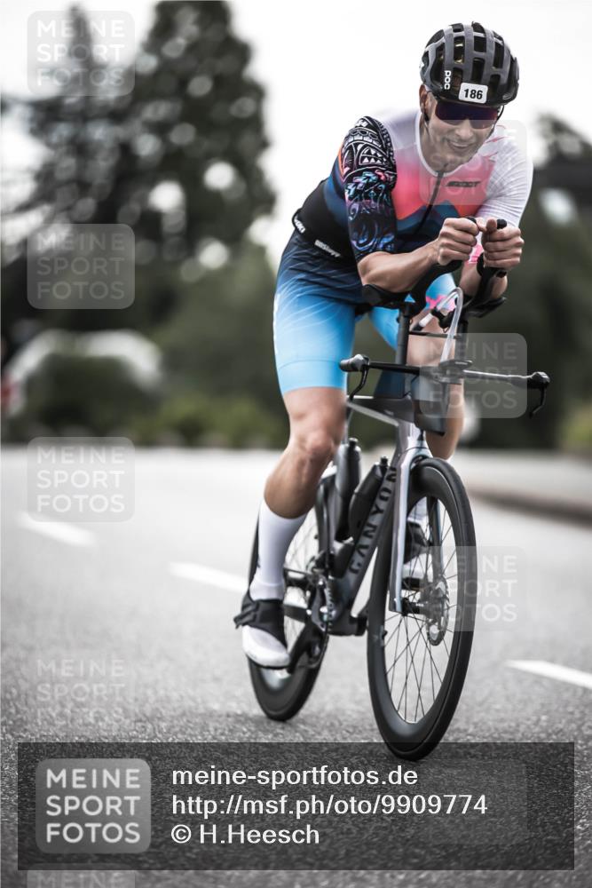 21.06.2026 - 29. Vierlanden-Triathlon H.Heesch http://msf.ph/oto/9909774 21.06.2026 09:29:43 Radfahren 186, 249, 281 meine-sportfotos.de