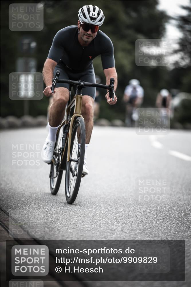 21.06.2026 - 29. Vierlanden-Triathlon H.Heesch http://msf.ph/oto/9909829 21.06.2026 09:29:56 Radfahren 7, 38, 59, 67, 82, 88, 100, 109 meine-sportfotos.de