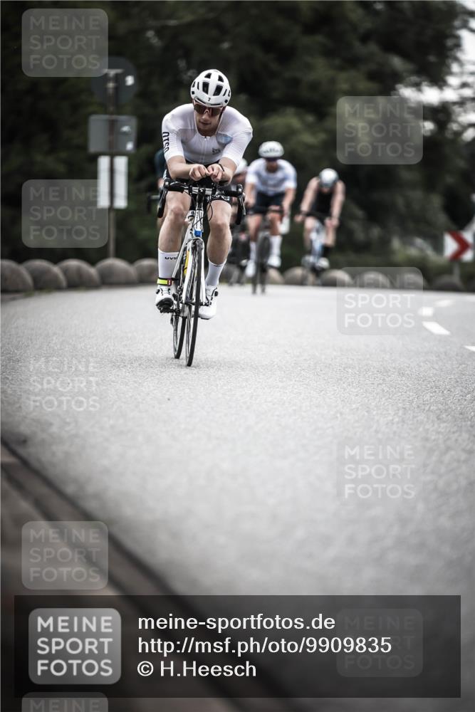 21.06.2026 - 29. Vierlanden-Triathlon H.Heesch http://msf.ph/oto/9909835 21.06.2026 09:29:57 Radfahren 7, 38, 59, 67, 82, 88, 100, 109, 163, 276 meine-sportfotos.de