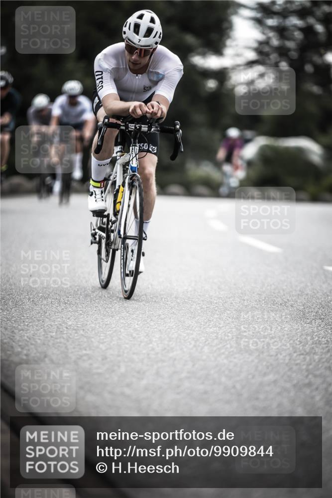 21.06.2026 - 29. Vierlanden-Triathlon H.Heesch http://msf.ph/oto/9909844 21.06.2026 09:29:58 Radfahren 7, 38, 59, 67, 82, 88, 100, 109, 163, 276 meine-sportfotos.de