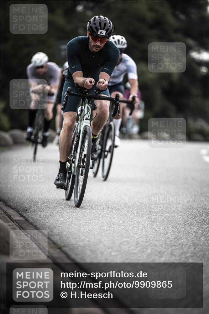 21.06.2026 - 29. Vierlanden-Triathlon H.Heesch http://msf.ph/oto/9909865 21.06.2026 09:30:00 Radfahren 7, 38, 59, 67, 82, 100, 109, 163, 232, 276 meine-sportfotos.de