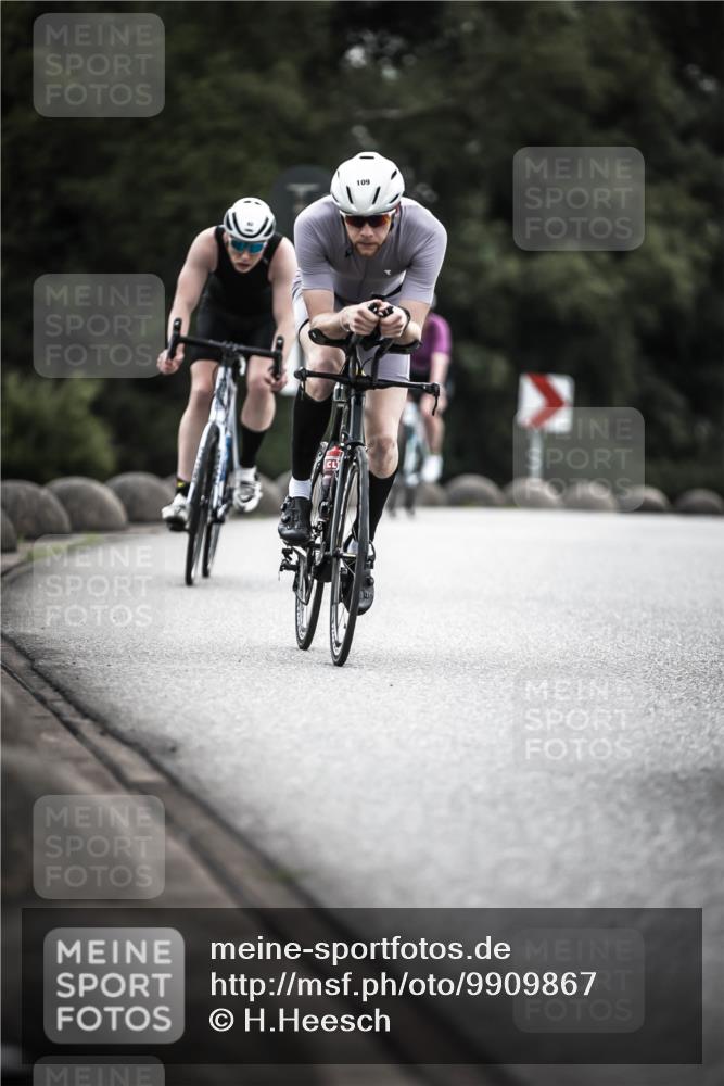 21.06.2026 - 29. Vierlanden-Triathlon H.Heesch http://msf.ph/oto/9909867 21.06.2026 09:30:00 Radfahren 7, 38, 59, 67, 82, 100, 109, 163, 232, 276 meine-sportfotos.de