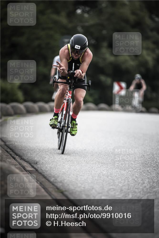 21.06.2026 - 29. Vierlanden-Triathlon H.Heesch http://msf.ph/oto/9910016 21.06.2026 09:30:19 Radfahren 80, 118, 133, 246 meine-sportfotos.de
