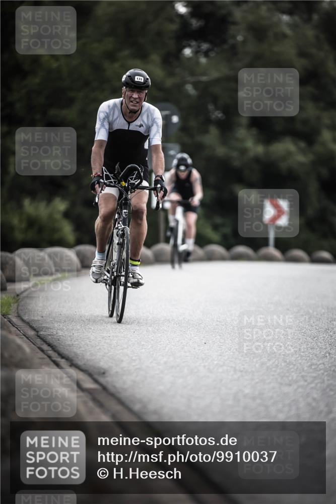 21.06.2026 - 29. Vierlanden-Triathlon H.Heesch http://msf.ph/oto/9910037 21.06.2026 09:30:21 Radfahren 80, 118, 133, 246 meine-sportfotos.de