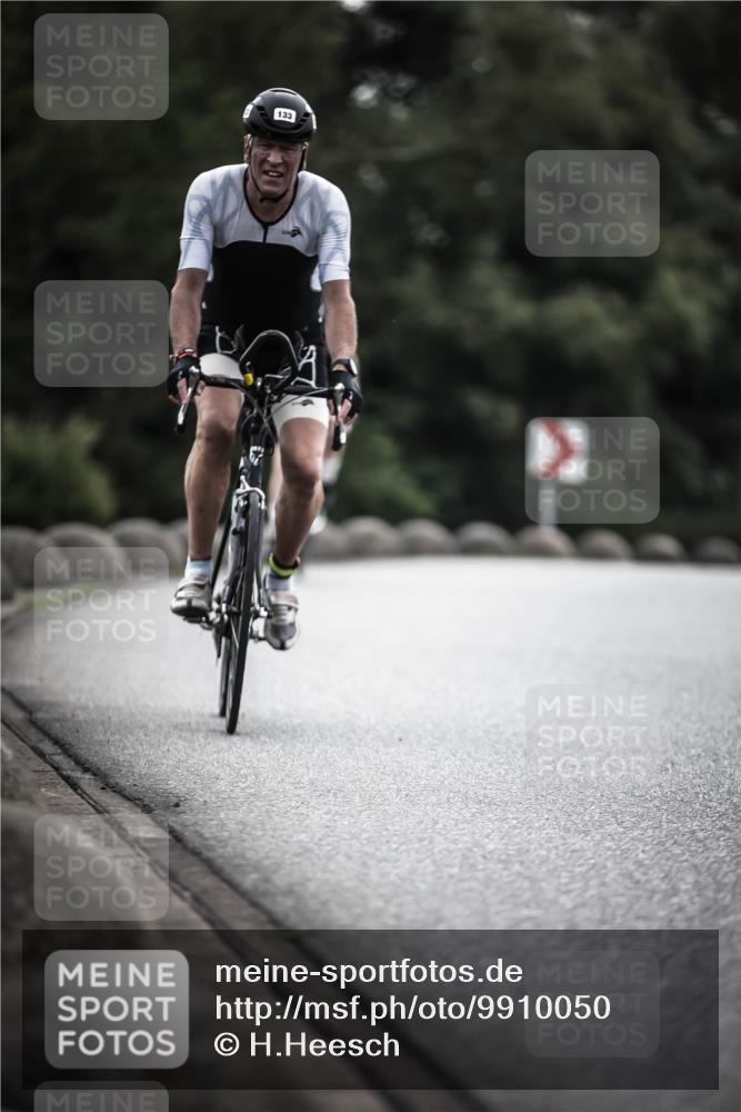 21.06.2026 - 29. Vierlanden-Triathlon H.Heesch http://msf.ph/oto/9910050 21.06.2026 09:30:21 Radfahren 80, 118, 133, 246 meine-sportfotos.de