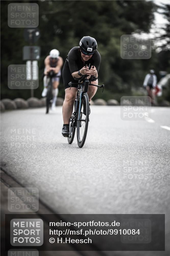 21.06.2026 - 29. Vierlanden-Triathlon H.Heesch http://msf.ph/oto/9910084 21.06.2026 09:30:32 Radfahren 35, 159, 225, 248, 295 meine-sportfotos.de