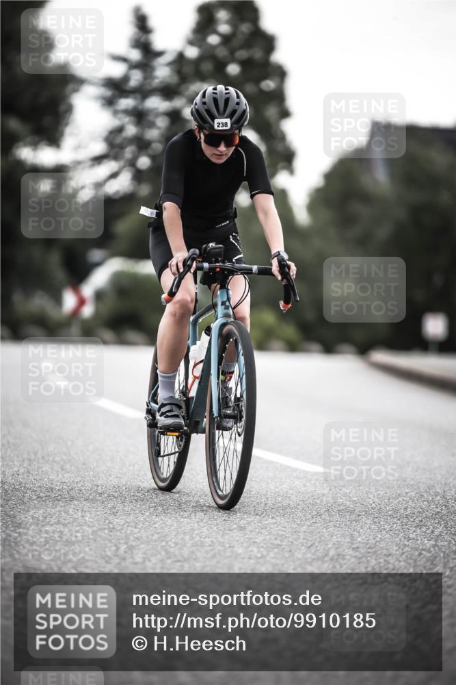 21.06.2026 - 29. Vierlanden-Triathlon H.Heesch http://msf.ph/oto/9910185 21.06.2026 09:30:56 Radfahren 238 meine-sportfotos.de