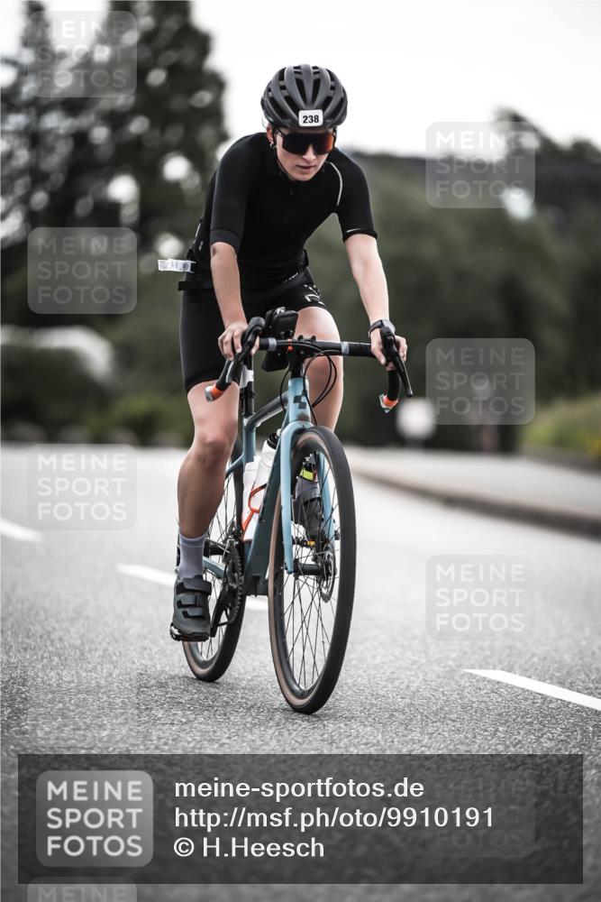 21.06.2026 - 29. Vierlanden-Triathlon H.Heesch http://msf.ph/oto/9910191 21.06.2026 09:30:56 Radfahren 238 meine-sportfotos.de