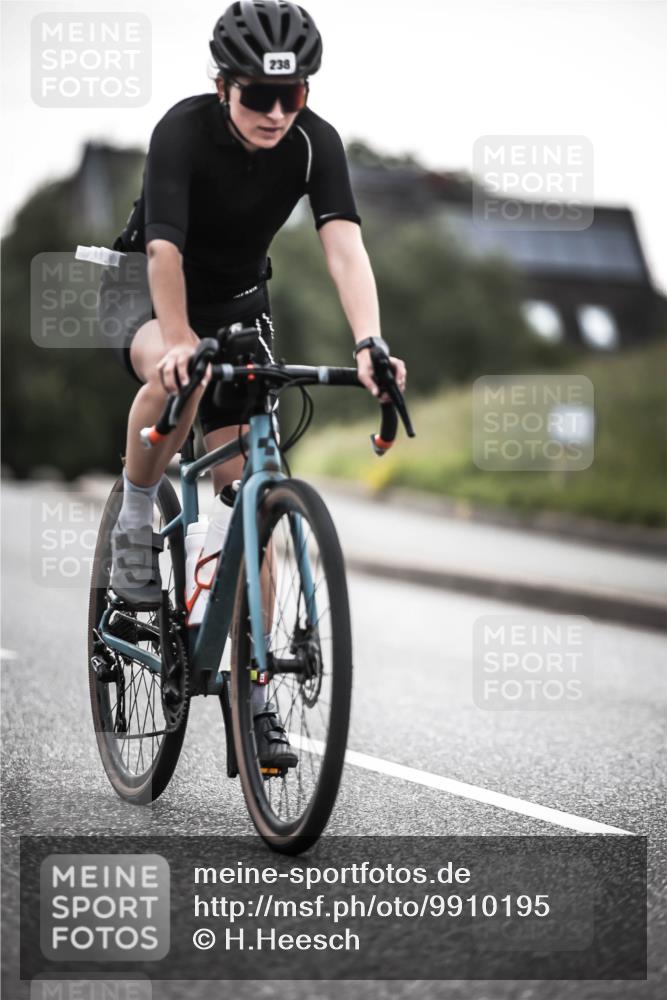 21.06.2026 - 29. Vierlanden-Triathlon H.Heesch http://msf.ph/oto/9910195 21.06.2026 09:30:56 Radfahren 238 meine-sportfotos.de