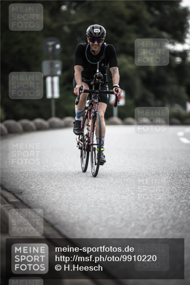 21.06.2026 - 29. Vierlanden-Triathlon H.Heesch http://msf.ph/oto/9910220 21.06.2026 09:31:06 Radfahren 2, 115, 124, 167, 245 meine-sportfotos.de
