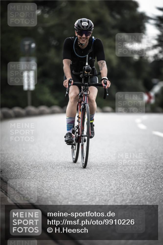 21.06.2026 - 29. Vierlanden-Triathlon H.Heesch http://msf.ph/oto/9910226 21.06.2026 09:31:07 Radfahren 2, 115, 124, 167, 245 meine-sportfotos.de