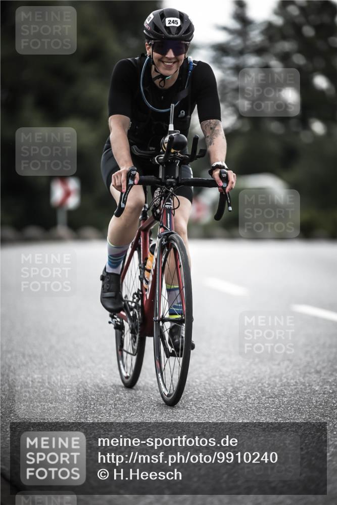 21.06.2026 - 29. Vierlanden-Triathlon H.Heesch http://msf.ph/oto/9910240 21.06.2026 09:31:07 Radfahren 2, 115, 124, 167, 245 meine-sportfotos.de
