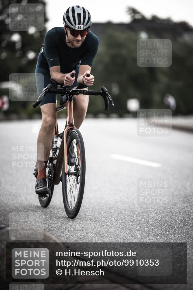 21.06.2026 - 29. Vierlanden-Triathlon H.Heesch http://msf.ph/oto/9910353 21.06.2026 09:31:57 Radfahren 29, 50, 126 meine-sportfotos.de