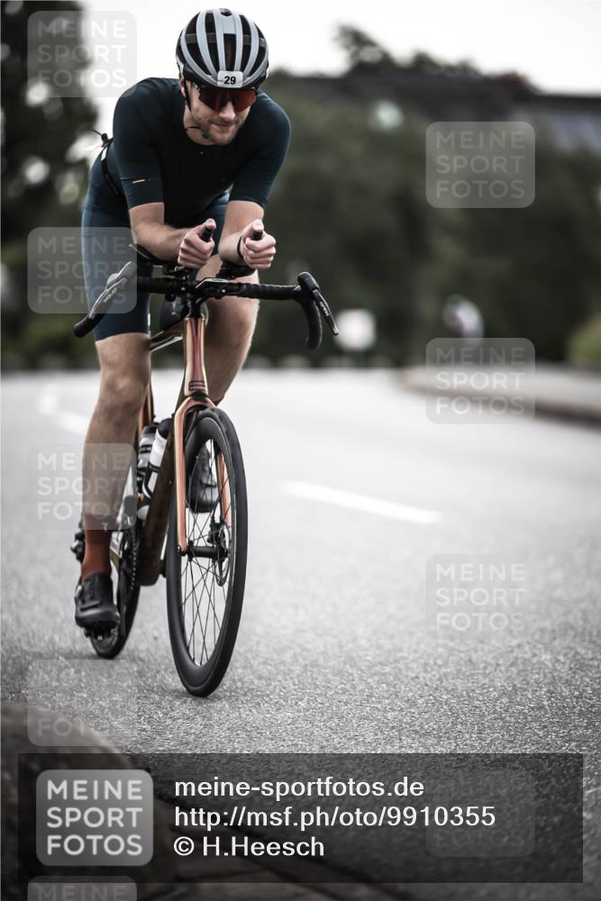 21.06.2026 - 29. Vierlanden-Triathlon H.Heesch http://msf.ph/oto/9910355 21.06.2026 09:31:57 Radfahren 29, 50, 126 meine-sportfotos.de