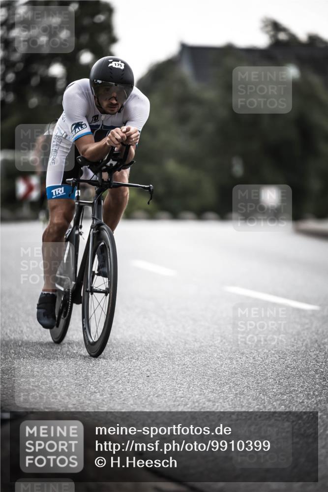 21.06.2026 - 29. Vierlanden-Triathlon H.Heesch http://msf.ph/oto/9910399 21.06.2026 09:32:06 Radfahren 50, 126, 131, 175, 205, 220, 275 meine-sportfotos.de