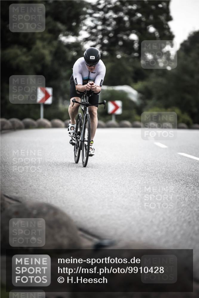 21.06.2026 - 29. Vierlanden-Triathlon H.Heesch http://msf.ph/oto/9910428 21.06.2026 09:32:12 Radfahren 48, 131, 220 meine-sportfotos.de