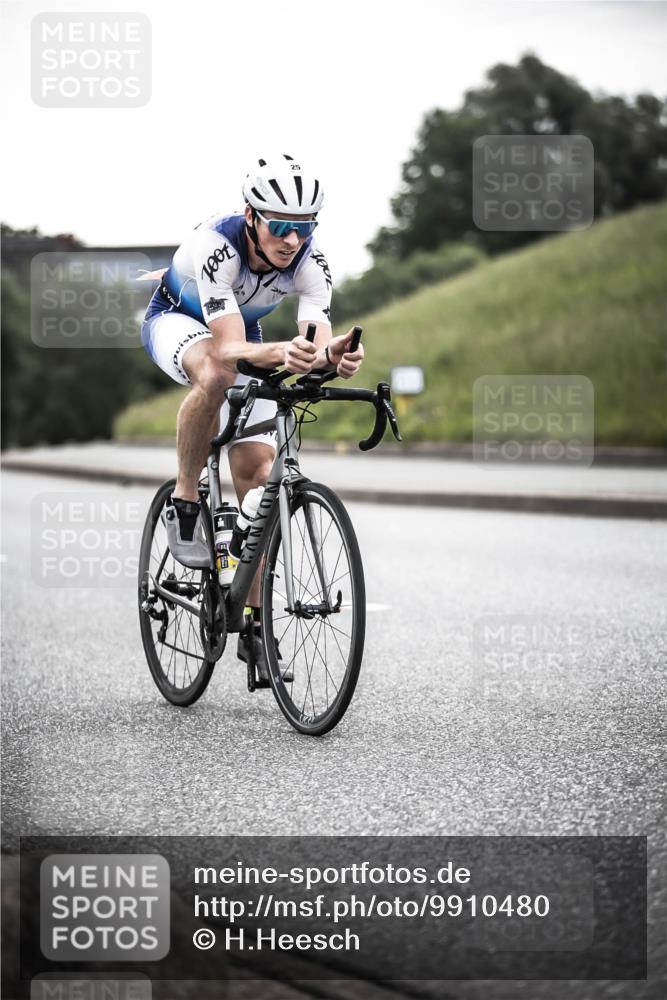 21.06.2026 - 29. Vierlanden-Triathlon H.Heesch http://msf.ph/oto/9910480 21.06.2026 09:33:34 Radfahren 25 meine-sportfotos.de