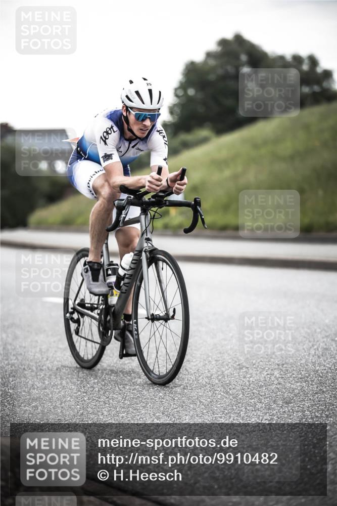21.06.2026 - 29. Vierlanden-Triathlon H.Heesch http://msf.ph/oto/9910482 21.06.2026 09:33:35 Radfahren 25 meine-sportfotos.de