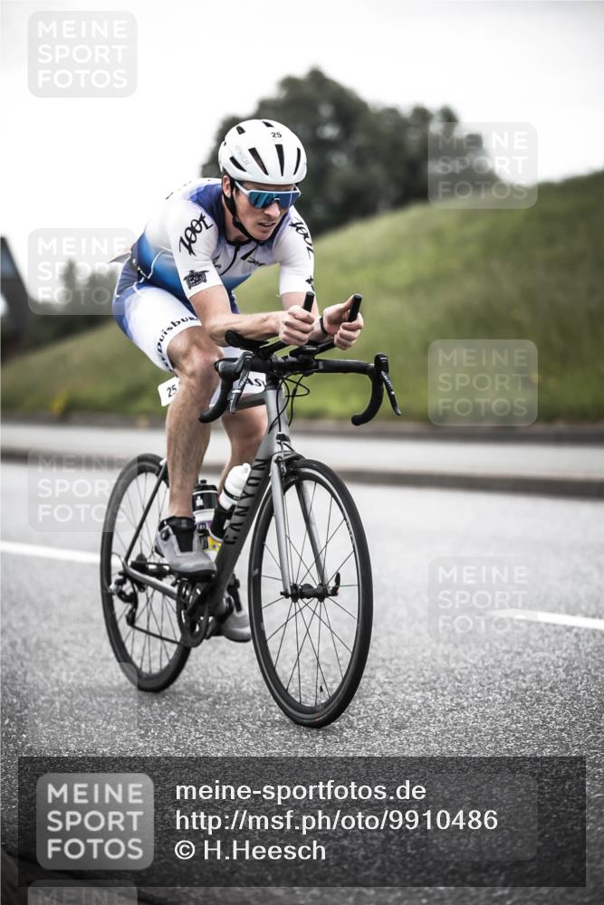 21.06.2026 - 29. Vierlanden-Triathlon H.Heesch http://msf.ph/oto/9910486 21.06.2026 09:33:35 Radfahren 25 meine-sportfotos.de