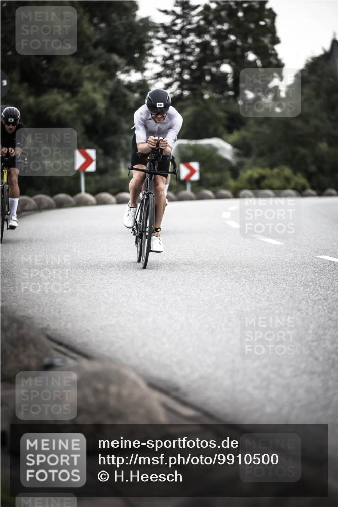 21.06.2026 - 29. Vierlanden-Triathlon H.Heesch http://msf.ph/oto/9910500 21.06.2026 09:33:55 Radfahren 40, 47, 96, 101, 153, 187 meine-sportfotos.de