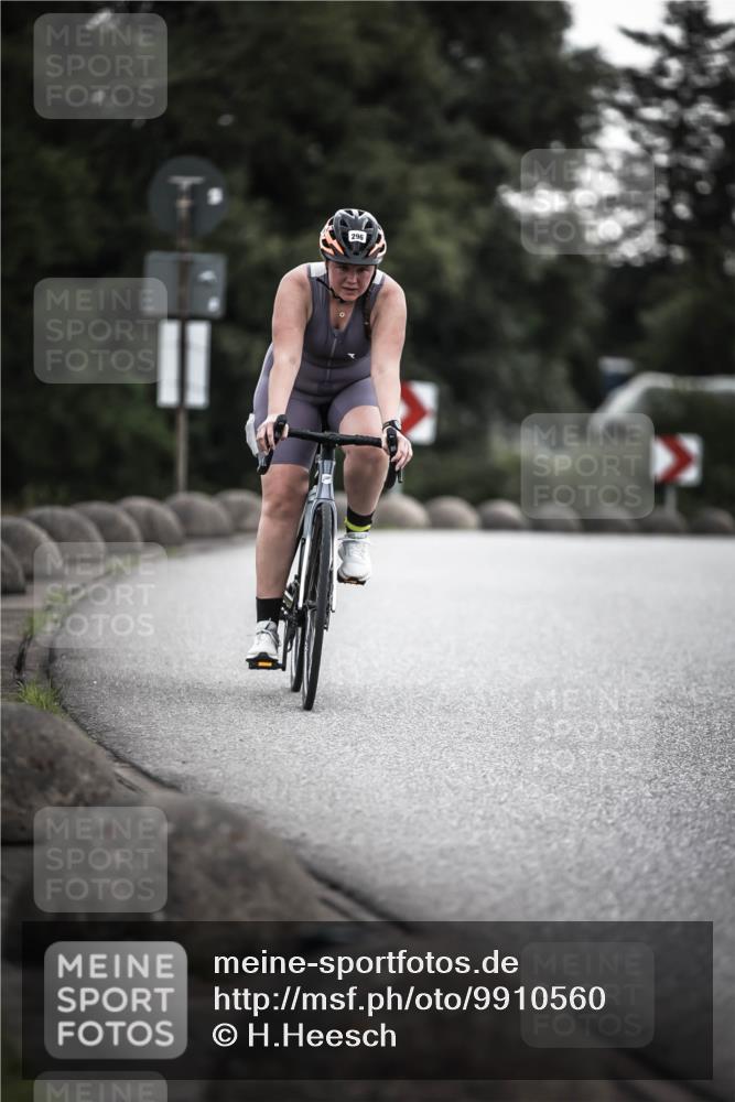 21.06.2026 - 29. Vierlanden-Triathlon H.Heesch http://msf.ph/oto/9910560 21.06.2026 09:34:09 Radfahren 33, 39, 44, 70, 296 meine-sportfotos.de