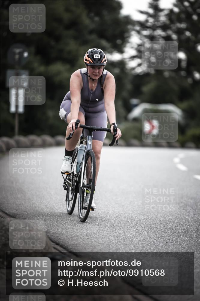 21.06.2026 - 29. Vierlanden-Triathlon H.Heesch http://msf.ph/oto/9910568 21.06.2026 09:34:10 Radfahren 33, 39, 44, 296 meine-sportfotos.de