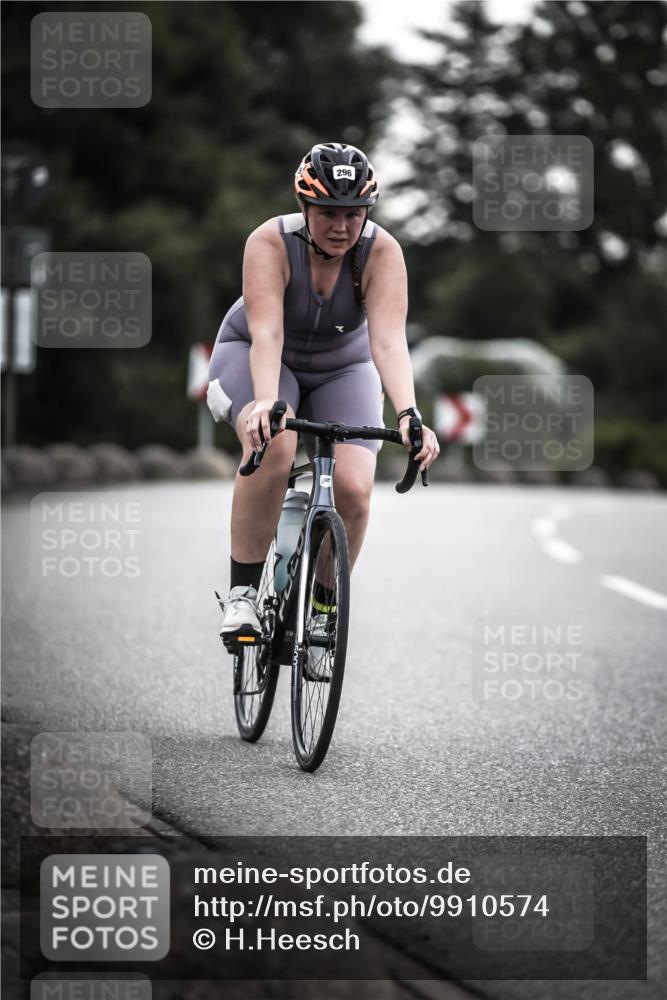 21.06.2026 - 29. Vierlanden-Triathlon H.Heesch http://msf.ph/oto/9910574 21.06.2026 09:34:10 Radfahren 33, 39, 44, 296 meine-sportfotos.de