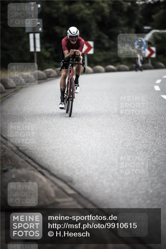 21.06.2026 - 29. Vierlanden-Triathlon H.Heesch http://msf.ph/oto/9910615 21.06.2026 09:35:32 Radfahren 9, 94, 139, 157, 179 meine-sportfotos.de