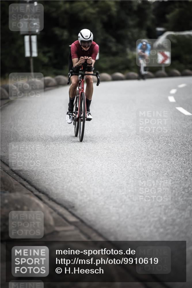 21.06.2026 - 29. Vierlanden-Triathlon H.Heesch http://msf.ph/oto/9910619 21.06.2026 09:35:33 Radfahren 9, 139, 157, 179 meine-sportfotos.de