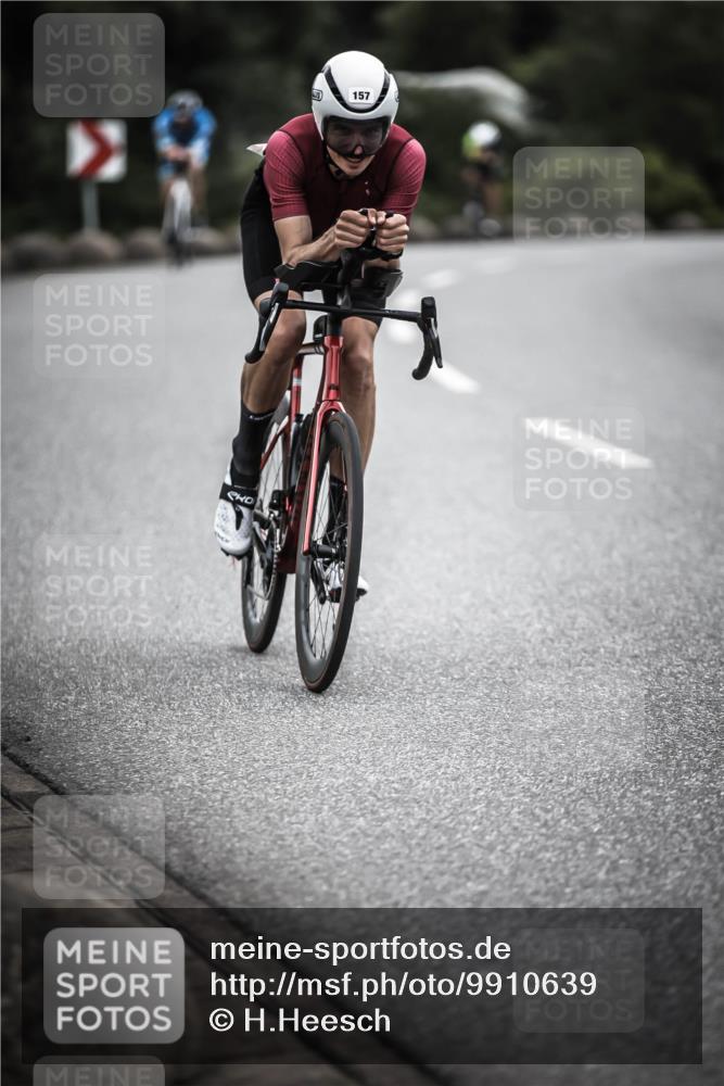 21.06.2026 - 29. Vierlanden-Triathlon H.Heesch http://msf.ph/oto/9910639 21.06.2026 09:35:33 Radfahren 9, 139, 157, 179 meine-sportfotos.de