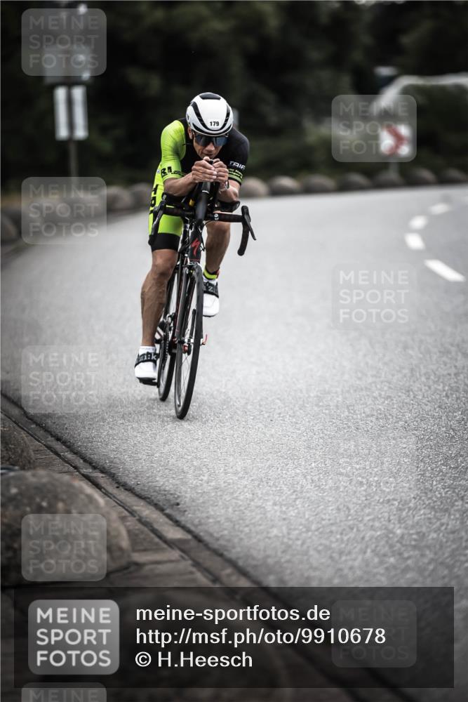 21.06.2026 - 29. Vierlanden-Triathlon H.Heesch http://msf.ph/oto/9910678 21.06.2026 09:35:39 Radfahren 9, 120, 139, 179 meine-sportfotos.de