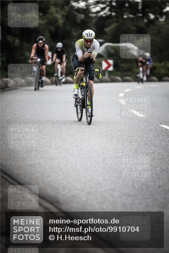21.06.2026 - 29. Vierlanden-Triathlon H.Heesch http://msf.ph/oto/9910704 21.06.2026 09:35:48 Radfahren 105, 122, 161, 198, 270, 279 meine-sportfotos.de