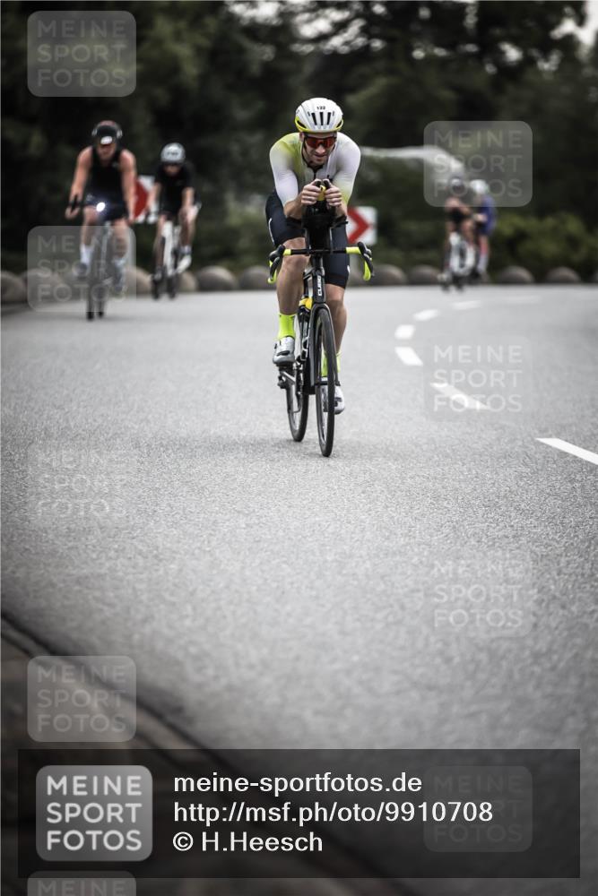 21.06.2026 - 29. Vierlanden-Triathlon H.Heesch http://msf.ph/oto/9910708 21.06.2026 09:35:49 Radfahren 105, 122, 161, 198, 270, 279 meine-sportfotos.de