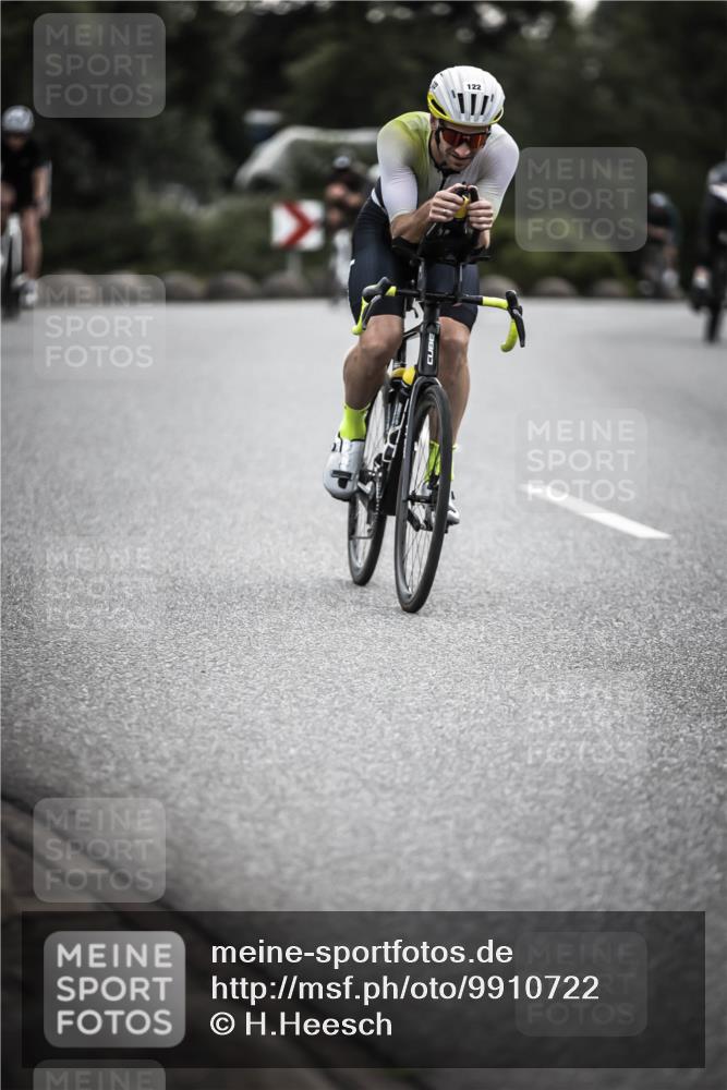21.06.2026 - 29. Vierlanden-Triathlon H.Heesch http://msf.ph/oto/9910722 21.06.2026 09:35:49 Radfahren 105, 122, 161, 198, 270, 279 meine-sportfotos.de