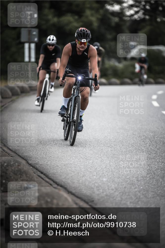 21.06.2026 - 29. Vierlanden-Triathlon H.Heesch http://msf.ph/oto/9910738 21.06.2026 09:35:51 Radfahren 86, 105, 122, 161, 198, 270, 279 meine-sportfotos.de
