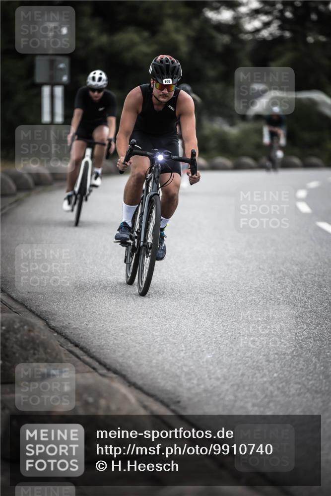 21.06.2026 - 29. Vierlanden-Triathlon H.Heesch http://msf.ph/oto/9910740 21.06.2026 09:35:51 Radfahren 86, 105, 122, 161, 198, 270, 279 meine-sportfotos.de