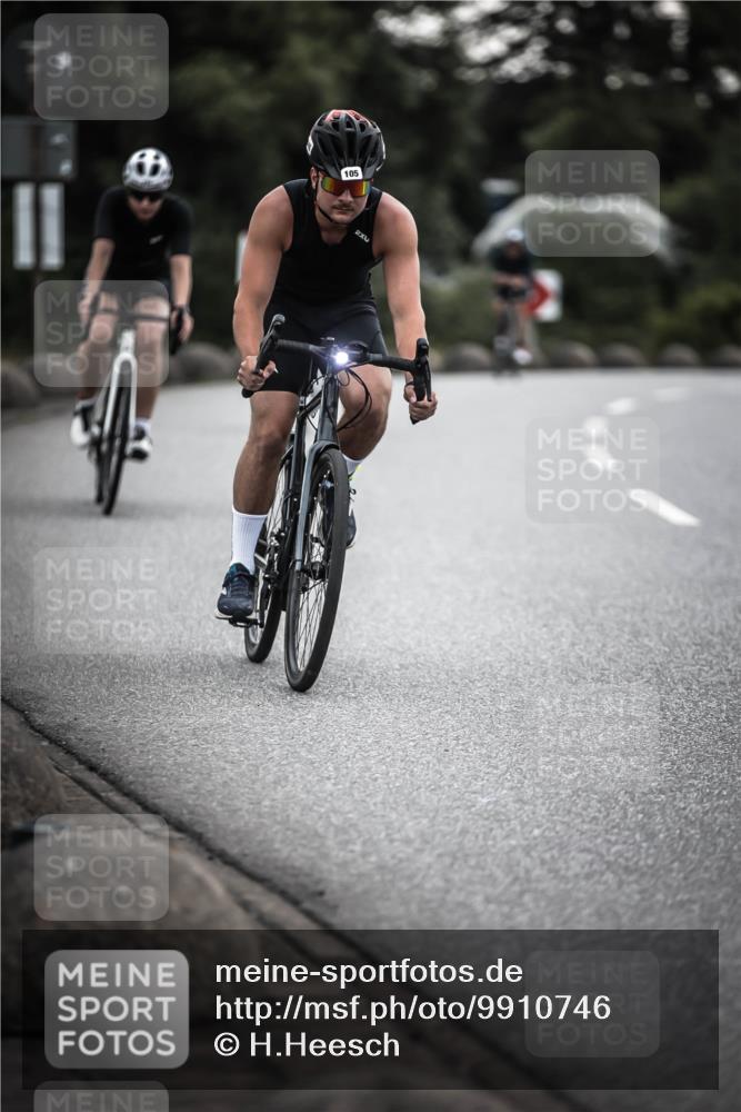 21.06.2026 - 29. Vierlanden-Triathlon H.Heesch http://msf.ph/oto/9910746 21.06.2026 09:35:51 Radfahren 86, 105, 122, 161, 198, 270, 279 meine-sportfotos.de