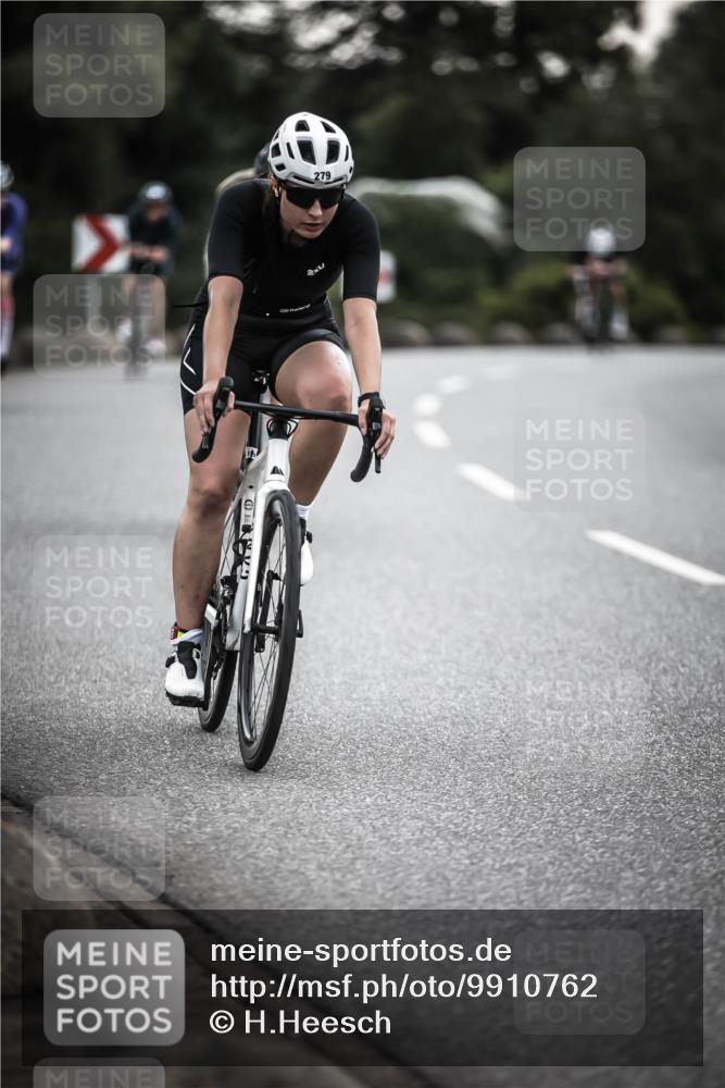 21.06.2026 - 29. Vierlanden-Triathlon H.Heesch http://msf.ph/oto/9910762 21.06.2026 09:35:53 Radfahren 86, 90, 105, 122, 161, 176, 198, 200, 270, 279 meine-sportfotos.de