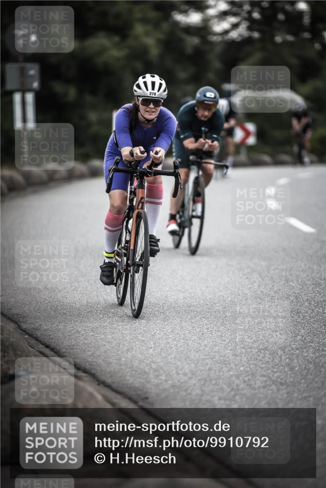 21.06.2026 - 29. Vierlanden-Triathlon H.Heesch http://msf.ph/oto/9910792 21.06.2026 09:35:55 Radfahren 75, 86, 90, 105, 161, 176, 198, 200, 270, 279 meine-sportfotos.de