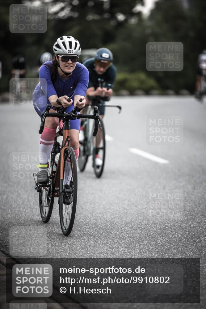 21.06.2026 - 29. Vierlanden-Triathlon H.Heesch http://msf.ph/oto/9910802 21.06.2026 09:35:56 Radfahren 75, 86, 90, 105, 161, 176, 198, 200, 270, 279 meine-sportfotos.de