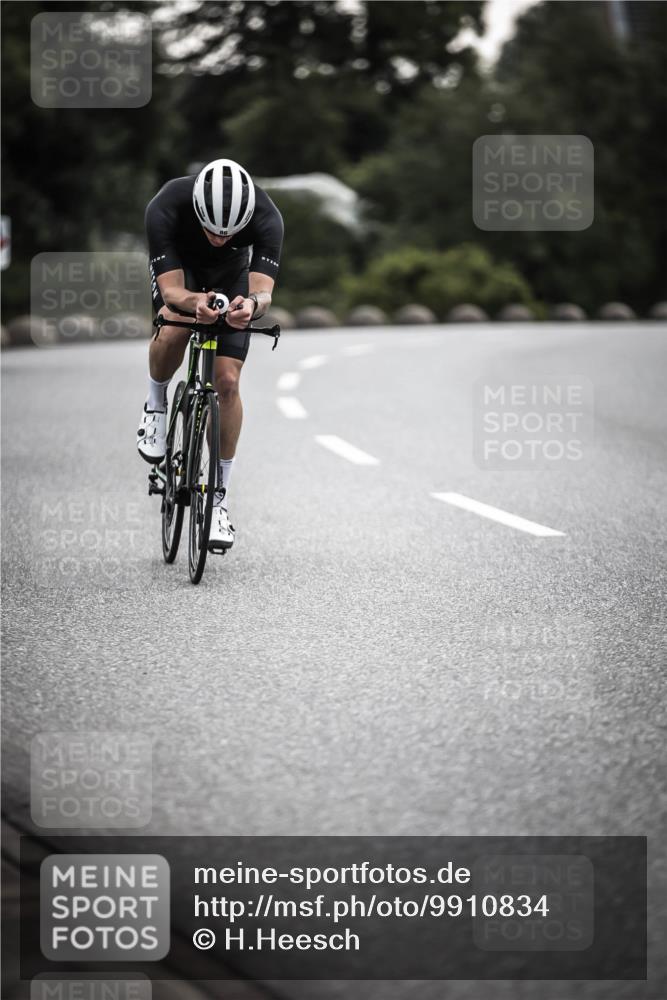21.06.2026 - 29. Vierlanden-Triathlon H.Heesch http://msf.ph/oto/9910834 21.06.2026 09:35:58 Radfahren 75, 86, 90, 176, 198, 200, 270 meine-sportfotos.de