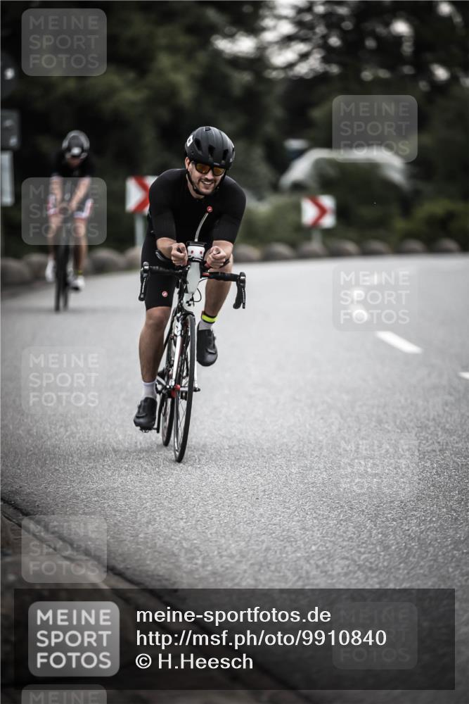 21.06.2026 - 29. Vierlanden-Triathlon H.Heesch http://msf.ph/oto/9910840 21.06.2026 09:35:59 Radfahren 75, 86, 90, 176, 198, 200, 270 meine-sportfotos.de