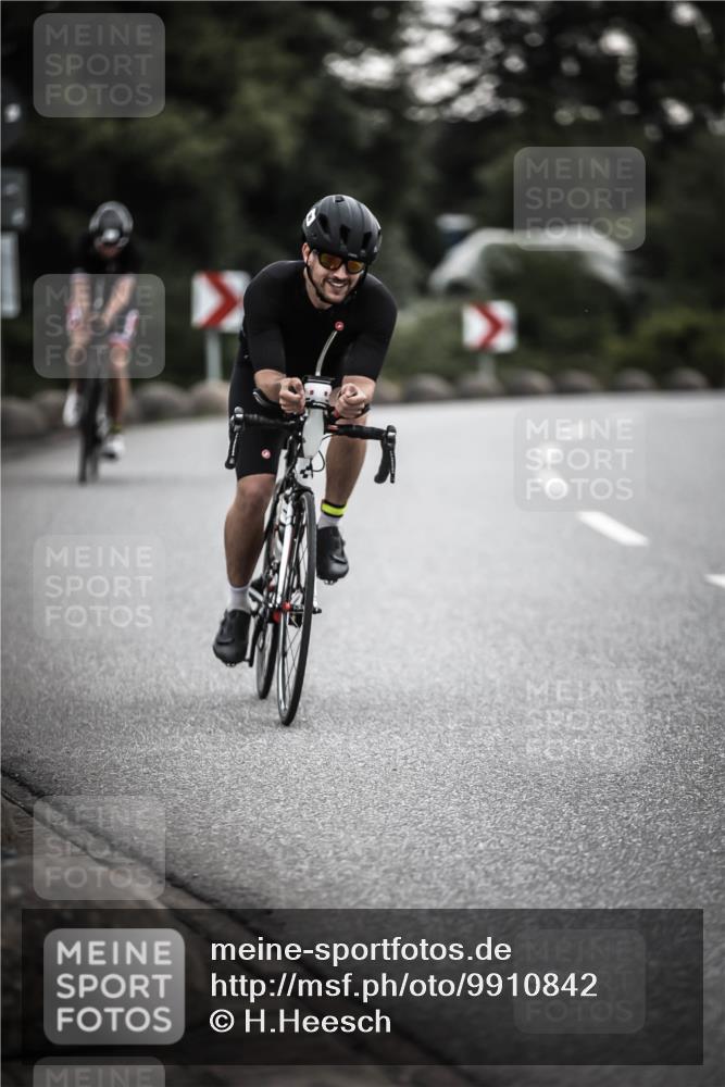 21.06.2026 - 29. Vierlanden-Triathlon H.Heesch http://msf.ph/oto/9910842 21.06.2026 09:35:59 Radfahren 75, 86, 90, 176, 198, 200, 270 meine-sportfotos.de