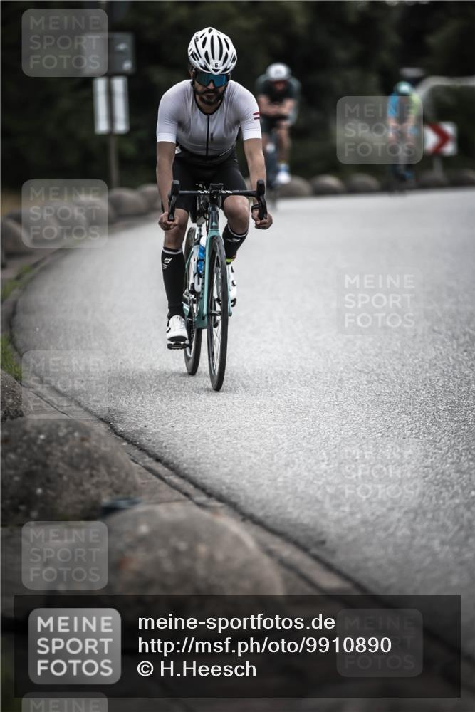 21.06.2026 - 29. Vierlanden-Triathlon H.Heesch http://msf.ph/oto/9910890 21.06.2026 09:36:12 Radfahren 6, 130, 135, 180 meine-sportfotos.de