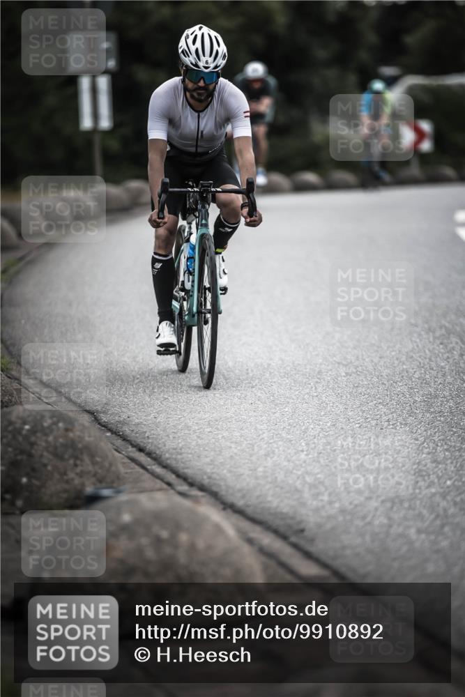 21.06.2026 - 29. Vierlanden-Triathlon H.Heesch http://msf.ph/oto/9910892 21.06.2026 09:36:12 Radfahren 6, 130, 135, 180 meine-sportfotos.de