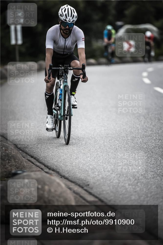 21.06.2026 - 29. Vierlanden-Triathlon H.Heesch http://msf.ph/oto/9910900 21.06.2026 09:36:12 Radfahren 6, 130, 135, 180 meine-sportfotos.de