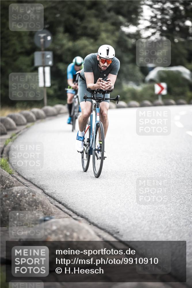 21.06.2026 - 29. Vierlanden-Triathlon H.Heesch http://msf.ph/oto/9910910 21.06.2026 09:36:15 Radfahren 6, 23, 111, 130, 135, 180, 216 meine-sportfotos.de