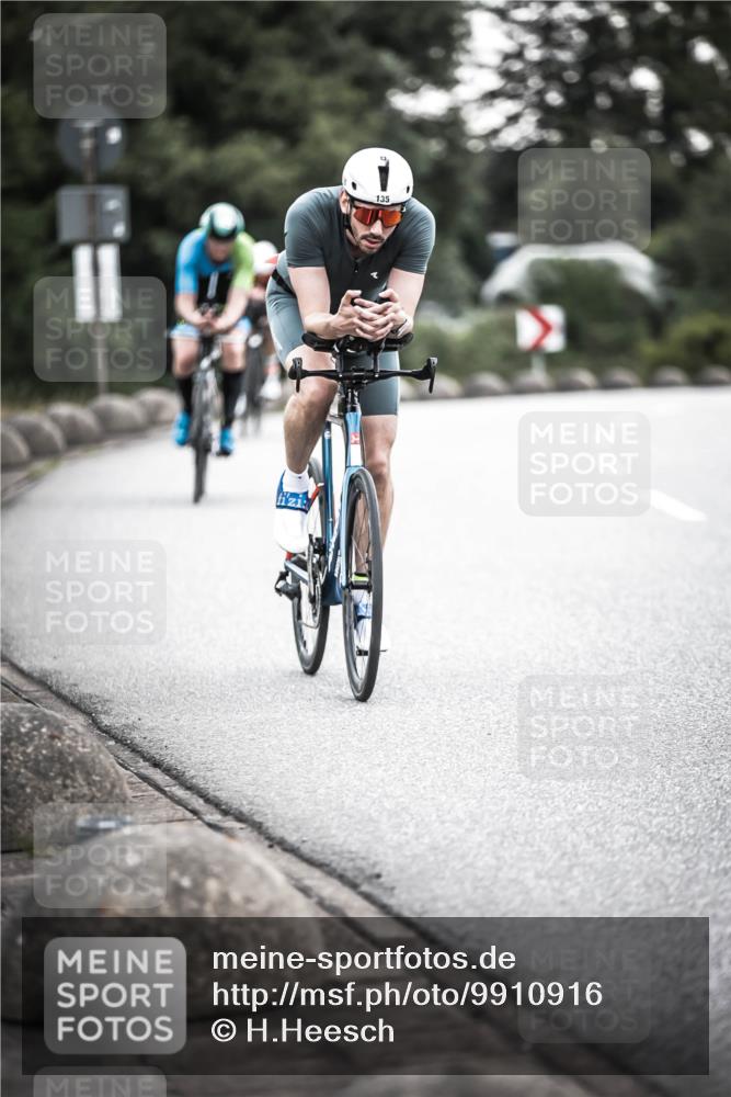 21.06.2026 - 29. Vierlanden-Triathlon H.Heesch http://msf.ph/oto/9910916 21.06.2026 09:36:15 Radfahren 6, 23, 111, 130, 135, 180, 216 meine-sportfotos.de