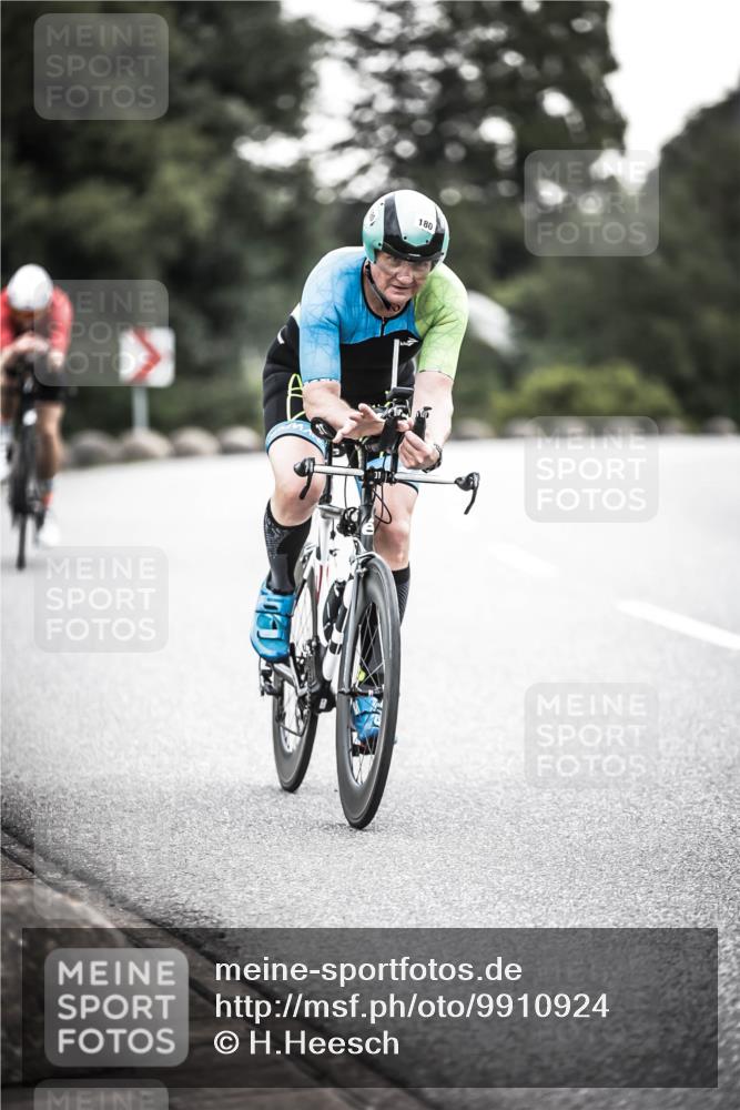 21.06.2026 - 29. Vierlanden-Triathlon H.Heesch http://msf.ph/oto/9910924 21.06.2026 09:36:17 Radfahren 6, 23, 111, 130, 135, 180, 216, 283 meine-sportfotos.de
